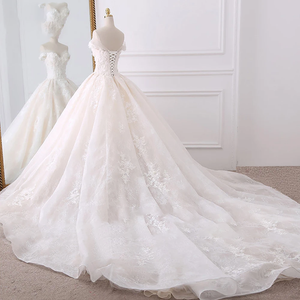 Sexy Sweetheart Lace Ball Gown Wedding Dresses Applique Beaded Flowers Chapel Train Bride Gown