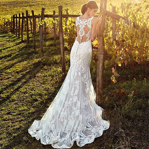 Sexy V-Neck Mermaid Wedding Dress Lace Boho Sleeveless Bridal Gown Pleats Illusion Back