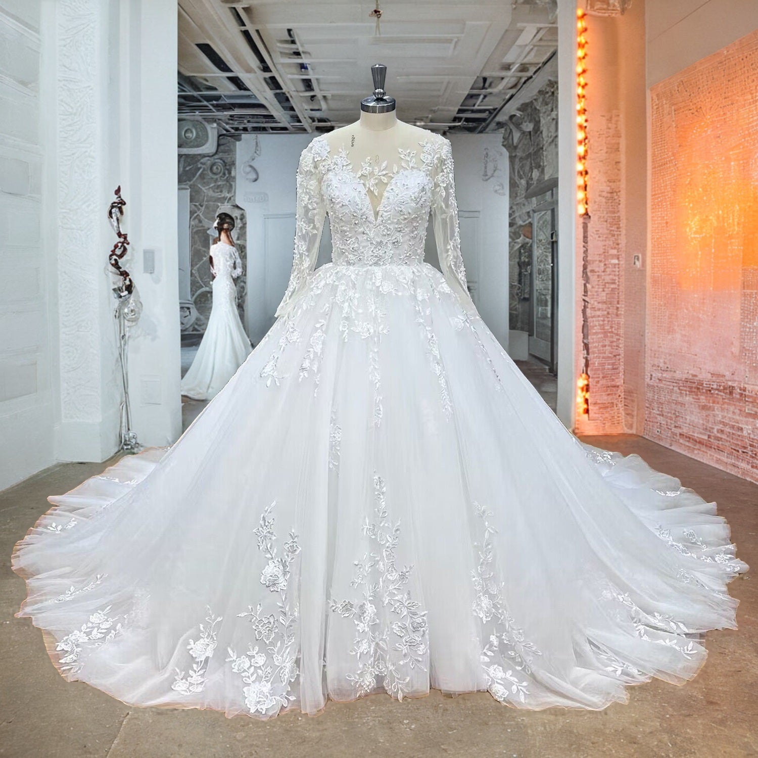 Gorgeous Long Sleeve Sequined Beaded Ball Gown Wedding Dress Luxury Bridal Gown