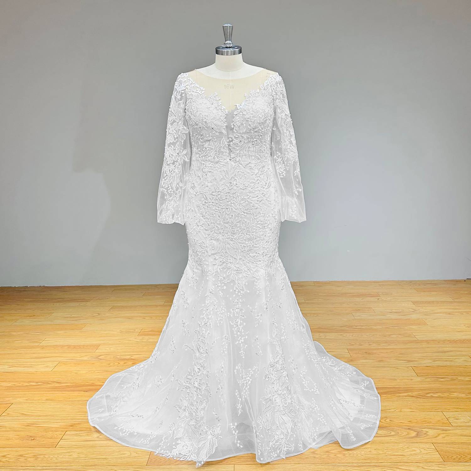 Vintage Long Sleeve Mermaid Wedding Dress with Sequins and Appliques