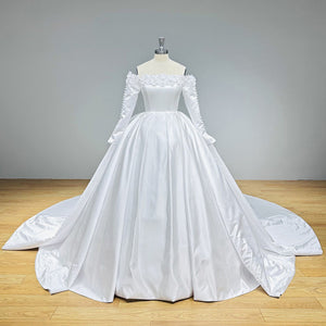 High Quality Satin Ball Gown Wedding Dress with 3D Flowers Off the Shoulder Design