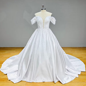 High Quality Satin Ball Gown Wedding Dress with Beading Pearls and Zipper Back