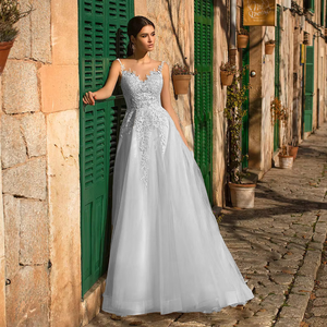 Off the Shoulder Appliques Tulle A-Line Wedding Dress with Illusion Back Luxury Robe De Mariee