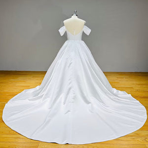 High Quality Satin Ball Gown Wedding Dress with Beading Pearls and Zipper Back