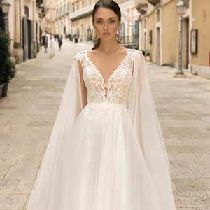 Luxury A-Line Tulle Wedding Dress with Beading Appliques and Backless Design