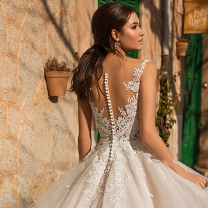 Off the Shoulder Appliques Tulle A-Line Wedding Dress with Illusion Back Luxury Robe De Mariee