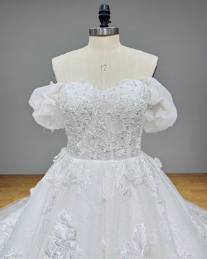 Princess Tulle Ball Gown Wedding Dress 3D Flowers Sweetheart Neckline