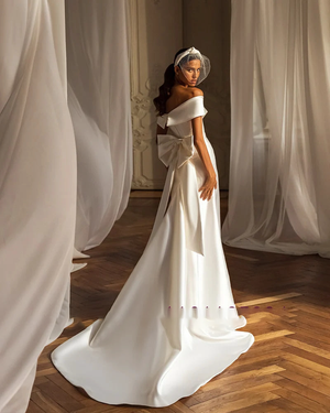 Sweetheart Off-The-Shoulder Satin Mermaid Wedding Dress with Detachable Train