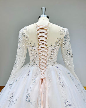 Long Sleeve Classic Ball Gown Wedding Dress with Lace Up Back O-Neck Robe De Mariage