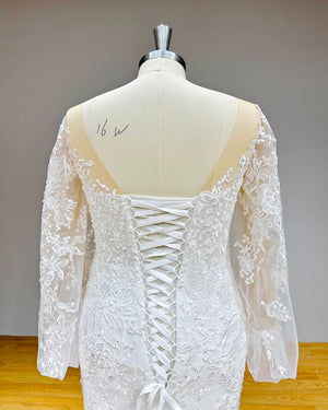 Vintage Long Sleeve Mermaid Wedding Dress with Sequins and Appliques