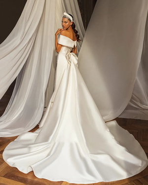 Sweetheart Off-The-Shoulder Satin Mermaid Wedding Dress with Detachable Train