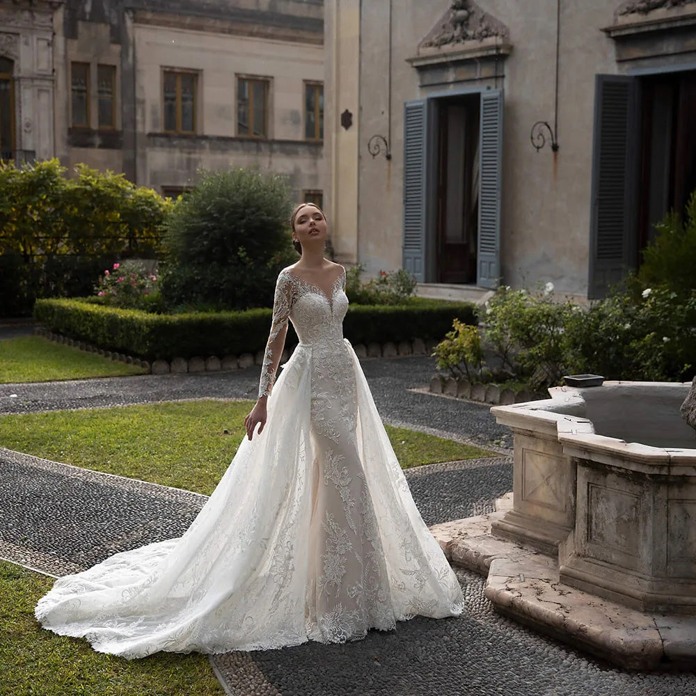 Mermaid wedding dress with a long train best sale