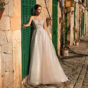 Off the Shoulder Appliques Tulle A-Line Wedding Dress with Illusion Back Luxury Robe De Mariee