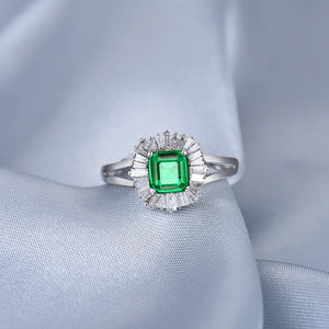 Natural Green Emerald & Diamond Ring in 14Kt White Gold – Elegant Engagement Jewelry