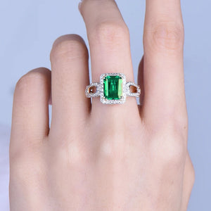 Women’s 6x8mm Emerald Ring in 14Kt Yellow Gold with Diamonds