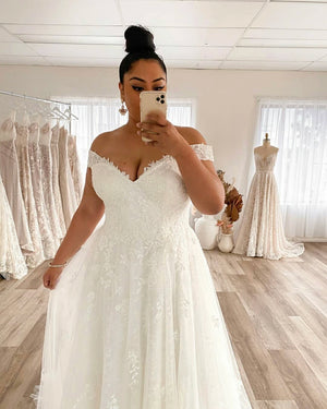 Plus Size A-Line Off Shoulder Lace Applique Wedding Dress Tulle Backless Bridal Gown