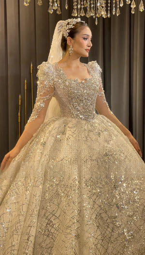 Customized Sweetheart Neckline Long Sleeves Luxury Wedding Dress