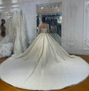 Customized Sparkling Luxury Beaded Bridal Ball Gown Wedding Dress with Exquisite Detailing