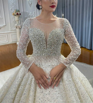 Customized Sparkling Luxury Beaded Bridal Ball Gown Wedding Dress with Exquisite Detailing