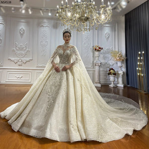 Customized Luxury Lace Wedding Dress for Mariage with Elegant Long Cape