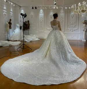 Customized Sparkling Luxury Princess Ball Gown Wedding Dress with Elegant Detailing