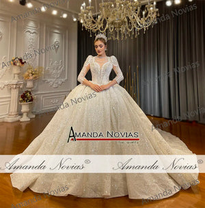 Customized Luxury Lace Wedding Dress for Mariage with Elegant Long Cape