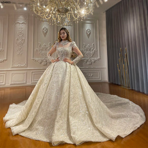 Customized Luxury Ball Gown Wedding Dress with Custom Size and Elegant Detailing