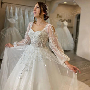 Vintage Exquisite Sweetheart Wedding Dresses A-Line Lace Appliques Long Sleeve Bride Gown