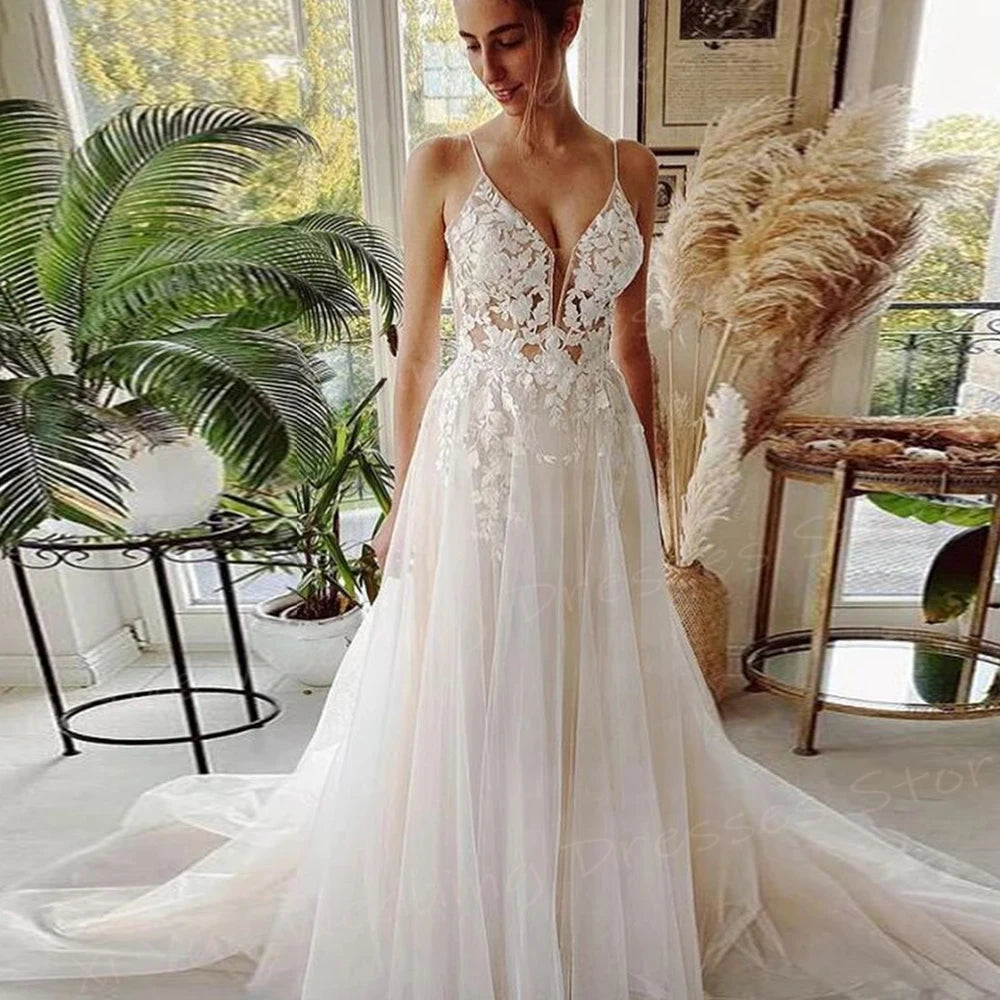 Sexy Classic A-Line Wedding Dress Beautiful Lace Appliques Spaghetti StrapsBride Gown