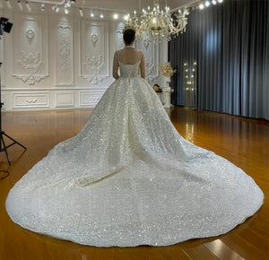 Customized Sparkling Luxury Princess Ball Gown Wedding Dress with Elegant Detailing