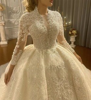 Customized Royal Lace Appliques Keyhole Back Ball Gown Wedding Dress