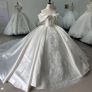 Luxury Customized Wedding Dress with Train Ball Gown Princess Bridal Gown