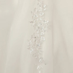 Customized Luxurious Appliqué Hand Beaded Wedding Dress with Elegant Detailing