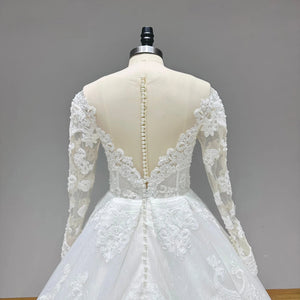 New Arrival O-Neck Long Sleeve Pearl Button Back Ball Gown Wedding Dress