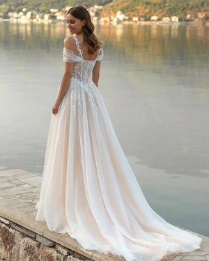 Luxurious Dubai Arabic Wedding Dress Sleeveless With Pearls Big Bow Long Train Bridal Gown