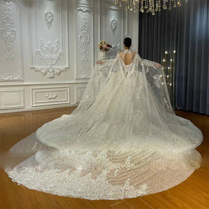 Customized Luxury Lace Wedding Dress for Mariage with Elegant Long Cape