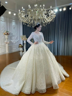 Customized Sparkling Luxury Beaded Bridal Ball Gown Wedding Dress with Exquisite Detailing