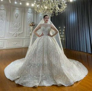 Customized Sparkling Luxury Princess Ball Gown Wedding Dress with Elegant Detailing