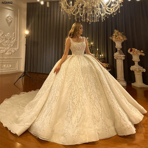 Customized Straps Ball Gown Wedding Dress with Elegant New Design