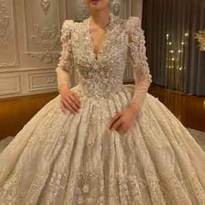 Customized Luxury Crystal Ball Gown Wedding Dress with Sparkling Embellishments