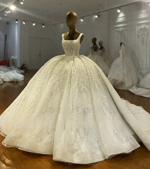 Customized Straps Ball Gown Wedding Dress with Elegant New Design