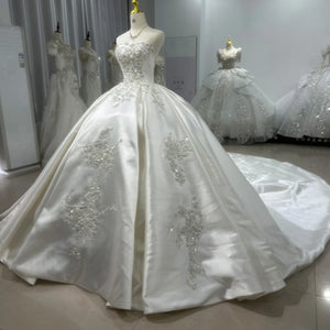 Luxury Sleeveless Satin Ball Gown Wedding Dress Backless Princess Gown