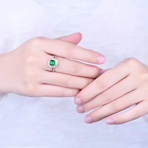 Natural Green Emerald & Diamond Ring in 14Kt White Gold – Elegant Engagement Jewelry