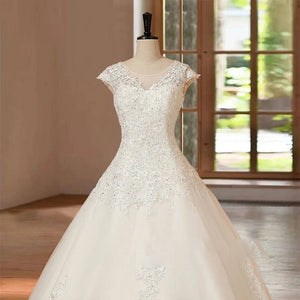 Customized Elegant A-Line Wedding Dress for Women with Lace and Beaded Detailing