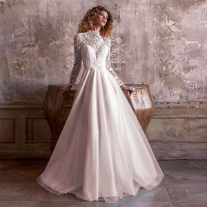 Elegant A-Line Wedding Dress with Long Sleeves O-Neck and Illusion Back Trouwjurk Bridal Gown