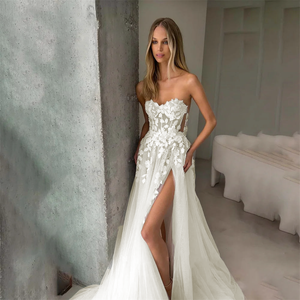 Sexy A-Line Bride Dress Sweetheart Floral Appliquéd Illusion Slit Wedding Dress