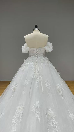 Princess Tulle Ball Gown Wedding Dress 3D Flowers Sweetheart Neckline