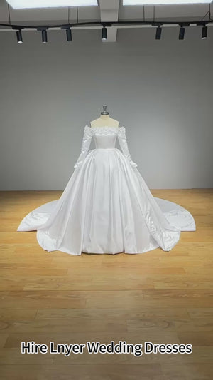 High Quality Satin Ball Gown Wedding Dress with 3D Flowers Off the Shoulder Design